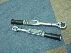 �߾���Ť������������