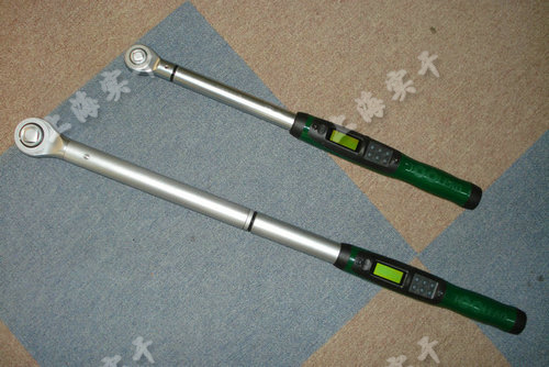 雙向測量數(shù)顯扭力扳手