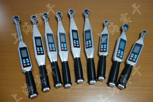 ���@Ť������