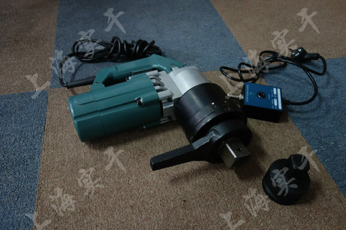 電動定扭矩扳手